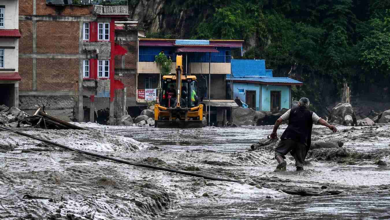 Nepal Floods Kill Hundreds, 25 Canadians Among Those Still Missing
